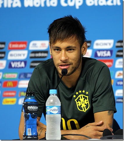 Training_Brazilian_national_team_before_the_match_against_Croatia_at_the_FIFA_World_Cup_2014-06-11